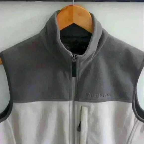 WINDRIVER | Men's Gray Two-Toned Full-Zip Collard  Polar Fleece Vest - Picture 3 of 6